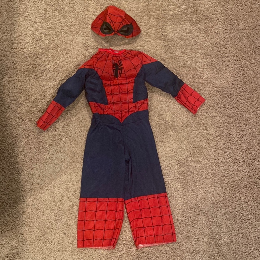 Spider-man costume. Size 3T. Excellent condition!